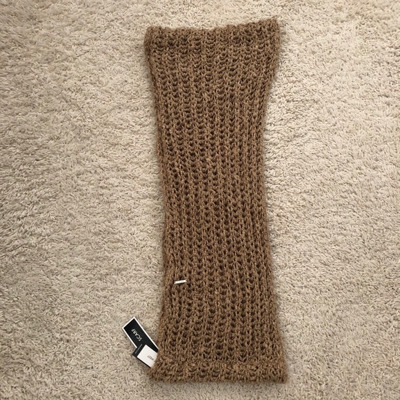 Nine West Chunky Infinity Scarf - Picture 4 of 9